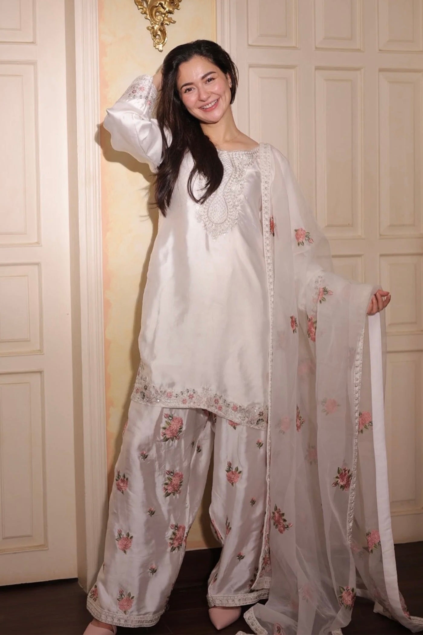 Hania Amir white Farshi salwar suit set
