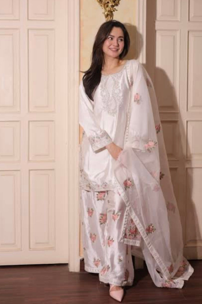 Hania Amir white Farshi salwar suit set