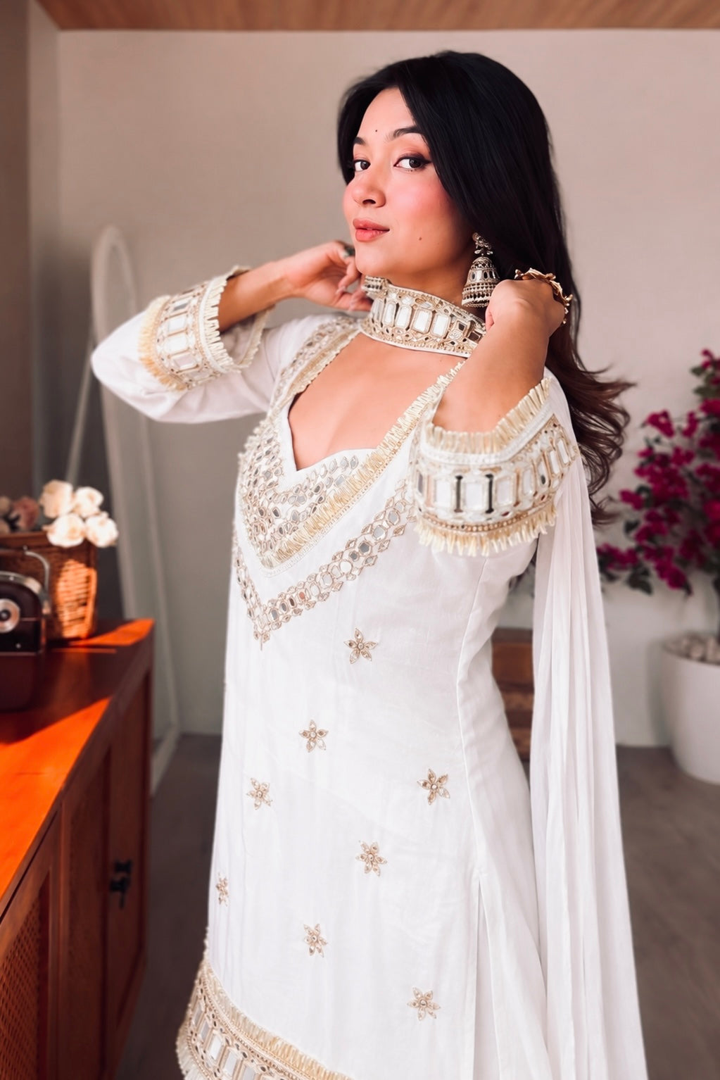 Amara White Suit set with Real Mirror work