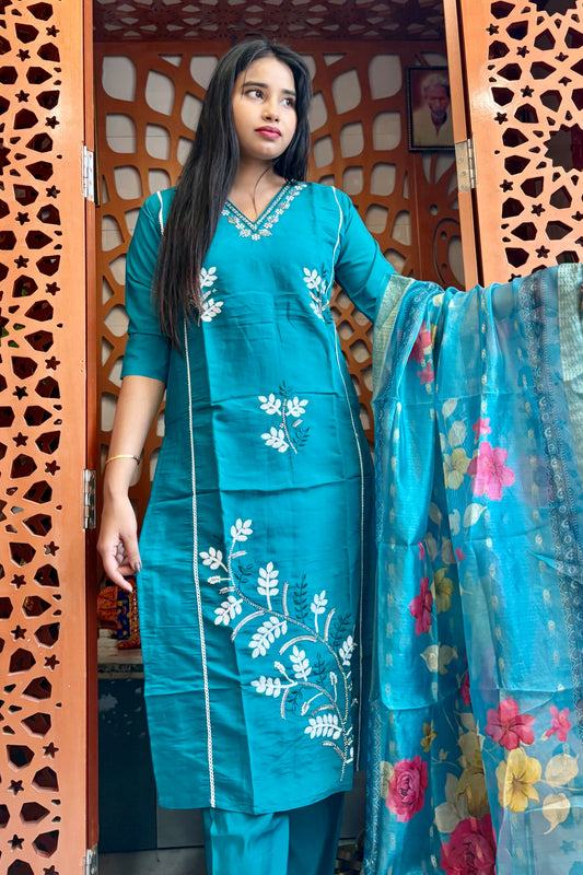 Ambar Suit Set